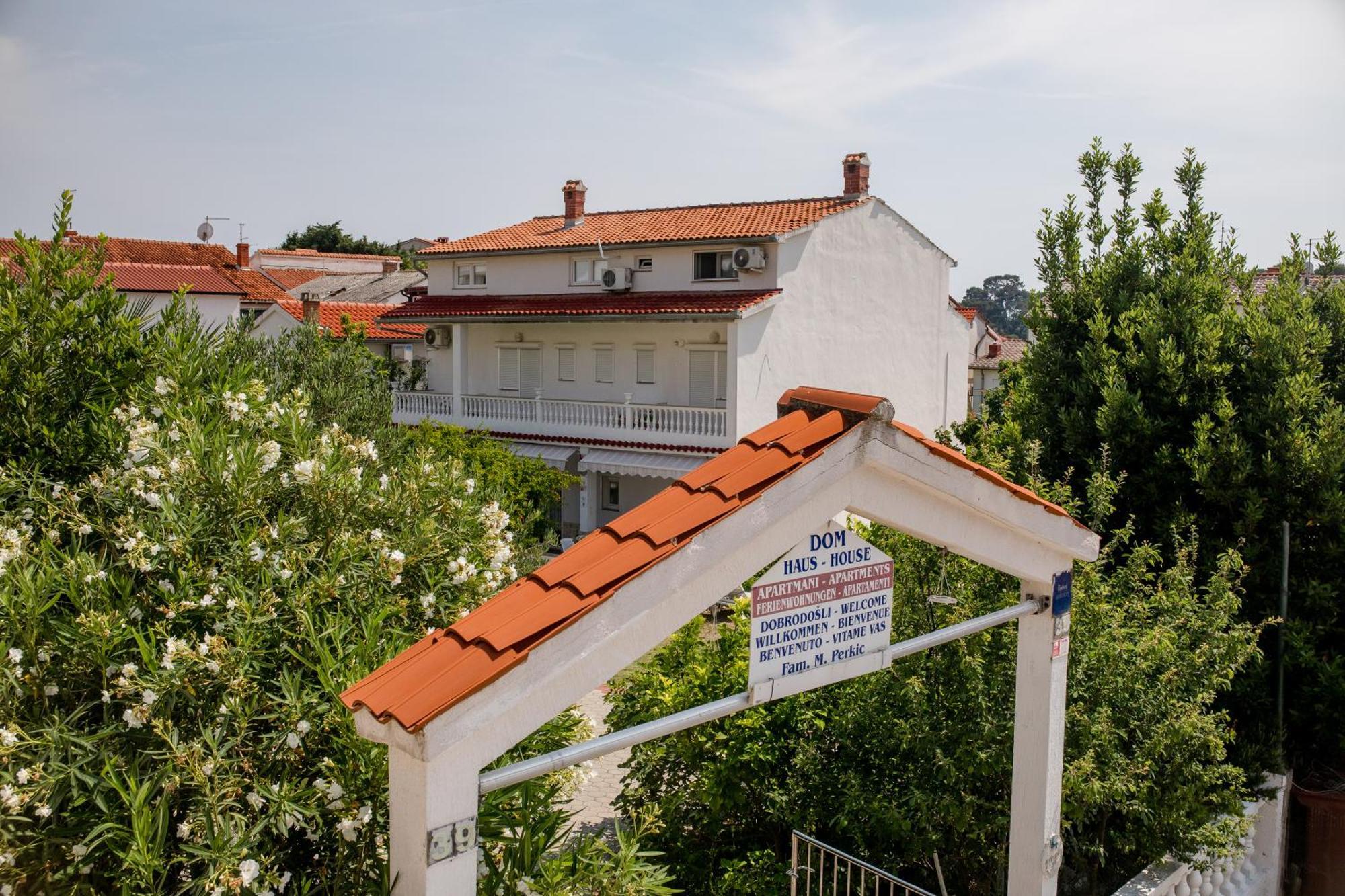 Lovely Meta Apartments Palit Kültér fotó